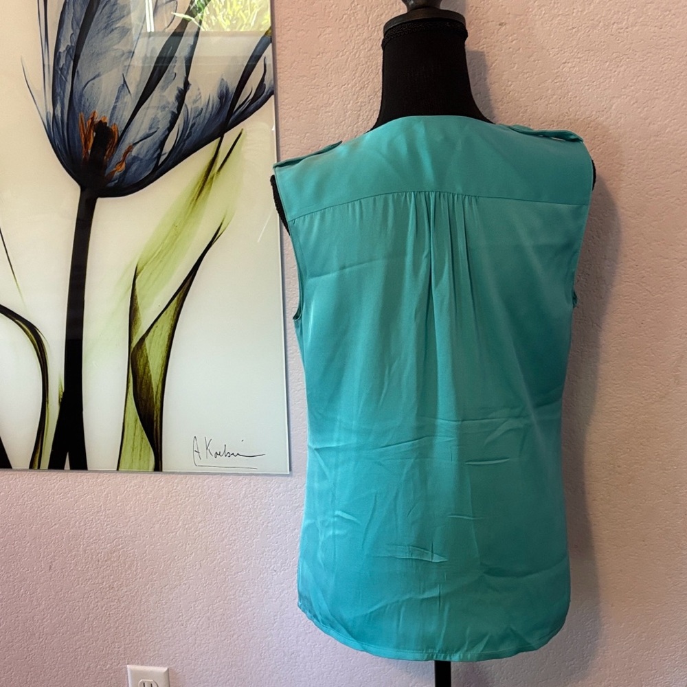 shirt size small - Picture 3 of 5